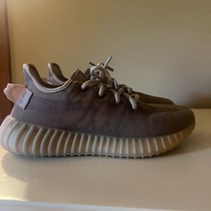 Yeezy Sneakers (M7/W8.5)